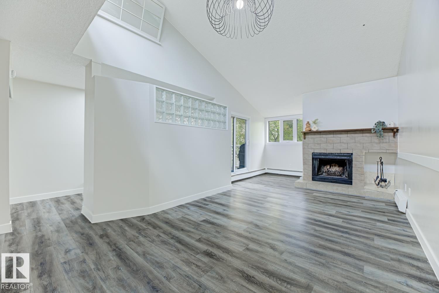 Photo 16 of 301 10138 116 St Nw, Edmonton AB