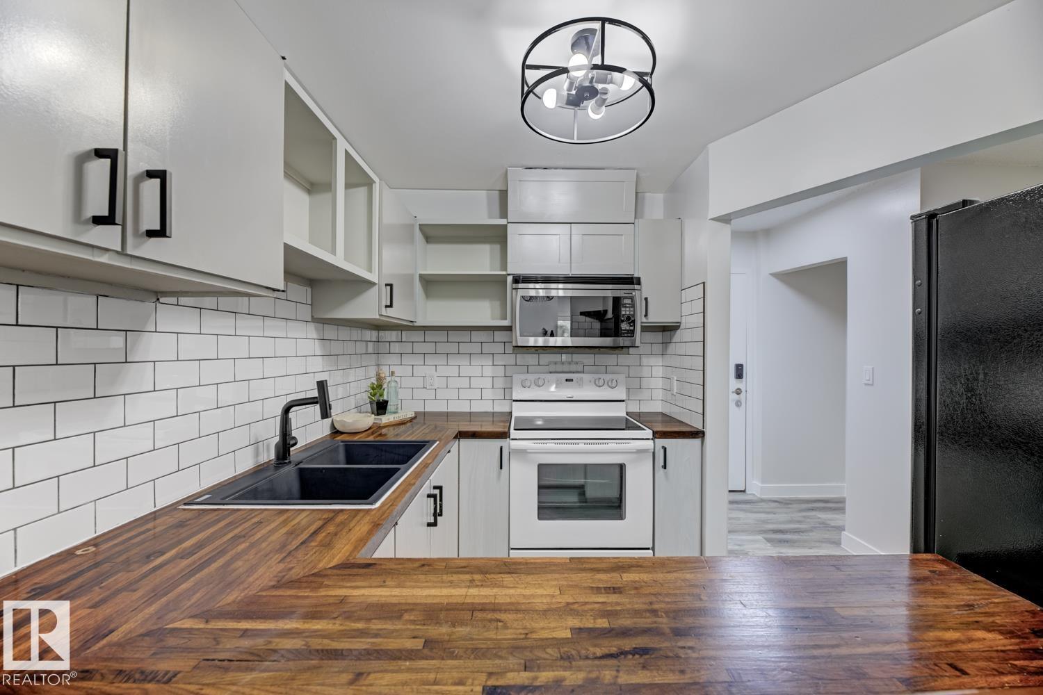 Photo 11 of 301 10138 116 St Nw, Edmonton AB