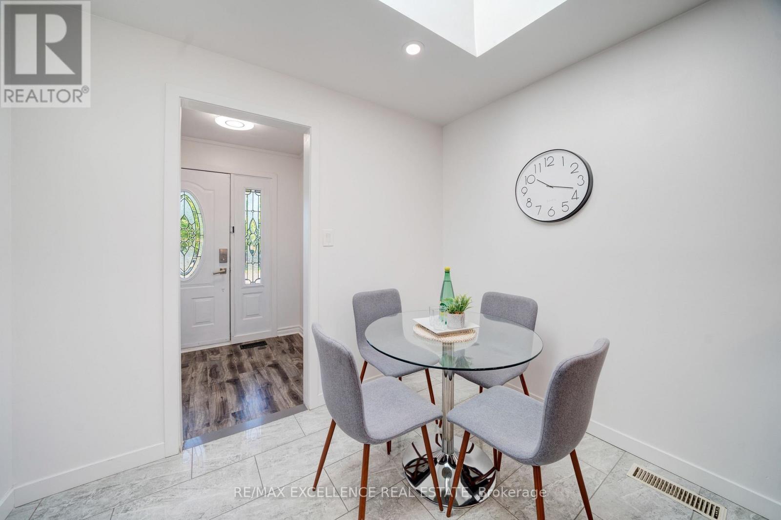 Photo 18 of 110 Seneca Avenue, Oshawa ON