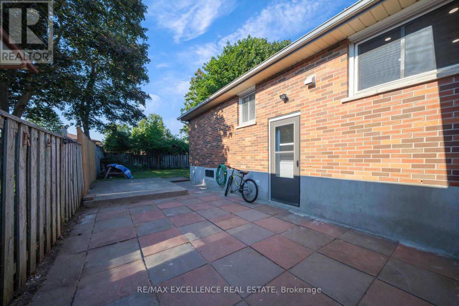 Photo 13 of 110 Seneca Avenue, Oshawa ON