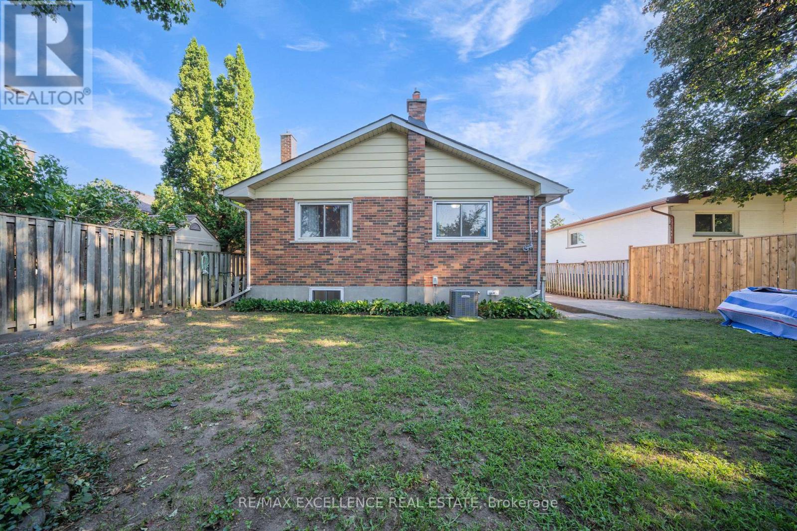 Photo 8 of 110 Seneca Avenue, Oshawa ON
