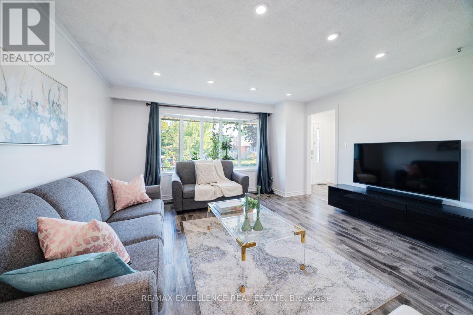 Photo 33 of 110 Seneca Avenue, Oshawa ON