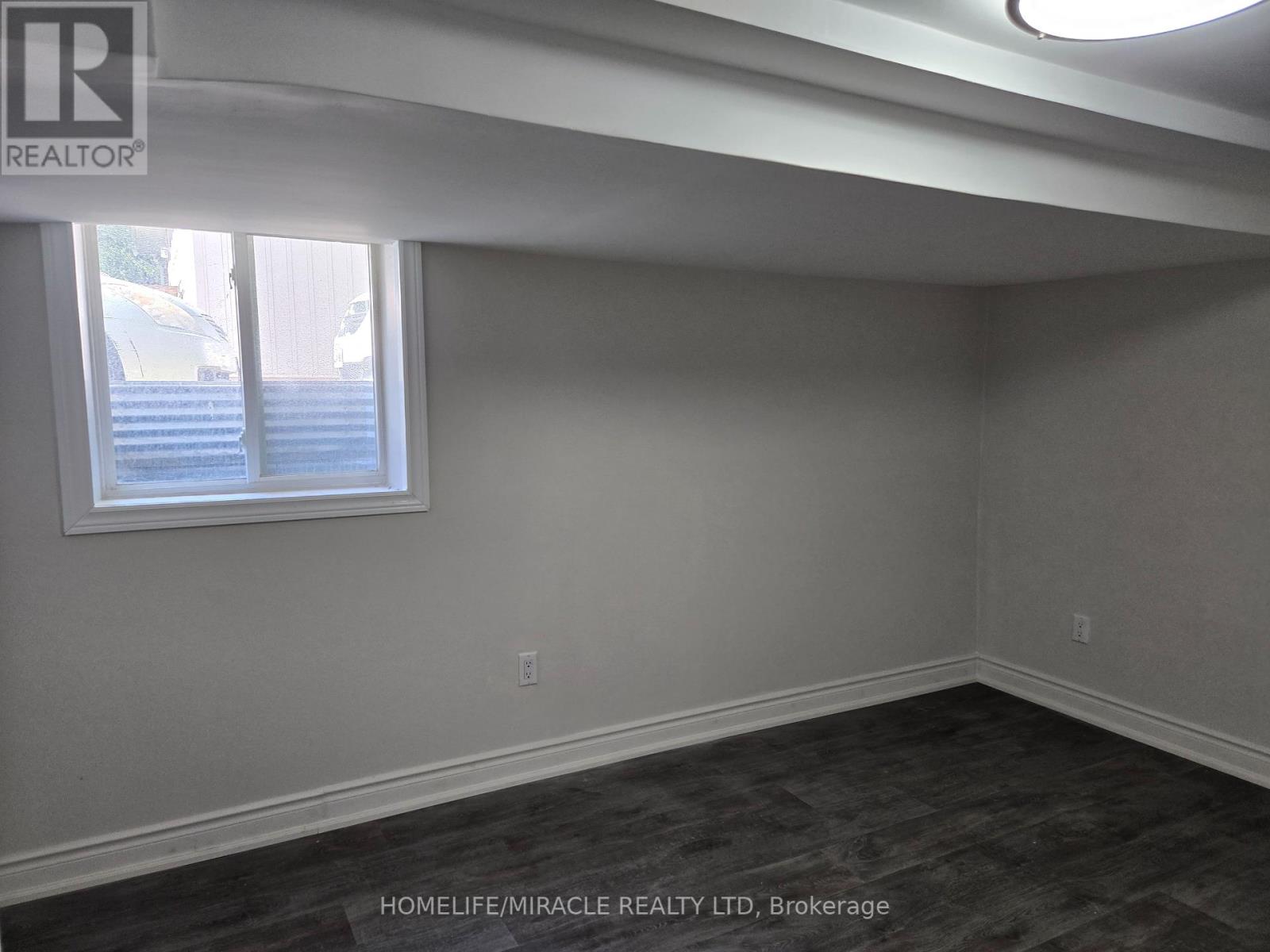 Photo 14 of Bsmt 1281 King Street E, Oshawa ON