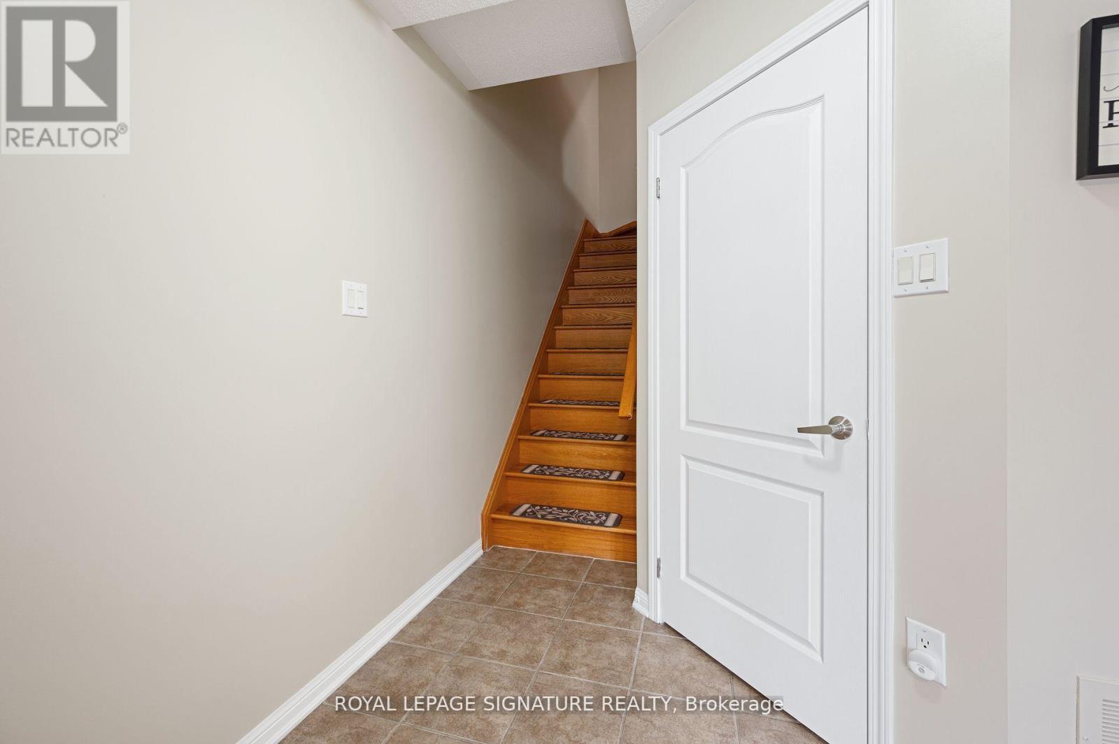 Photo 7 of 798 Shortreed Crescent, Milton ON