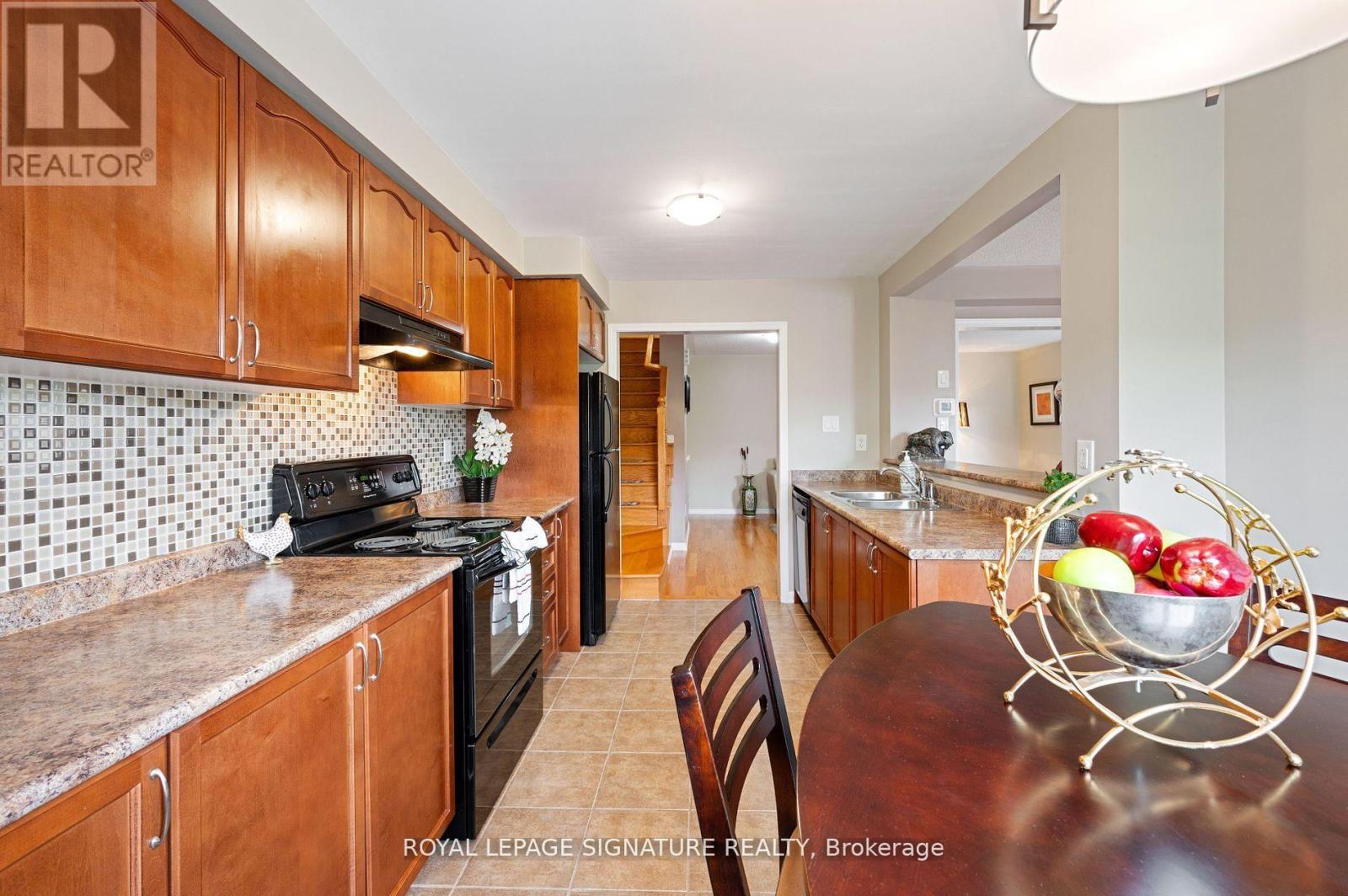 Photo 20 of 798 Shortreed Crescent, Milton ON