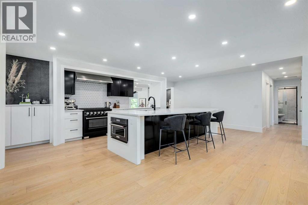 Single Family House Bi-level for Sale in  Varsity Estates Road NW Varsity Calgary 