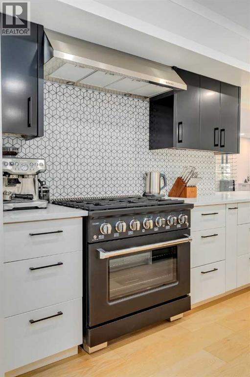 Single Family House Bi-level for Sale in  Varsity Estates Road NW Varsity Calgary 