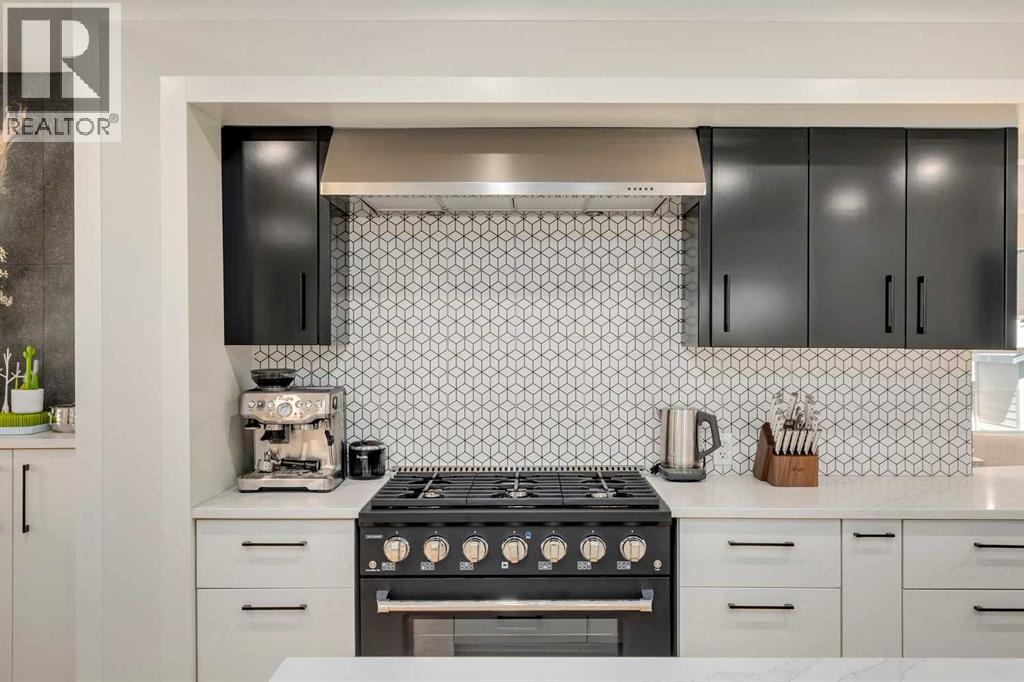 Single Family House Bi-level for Sale in  Varsity Estates Road NW Varsity Calgary 