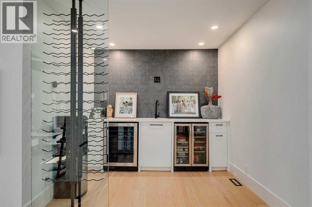 Single Family House Bi-level for Sale in  Varsity Estates Road NW Varsity Calgary 
