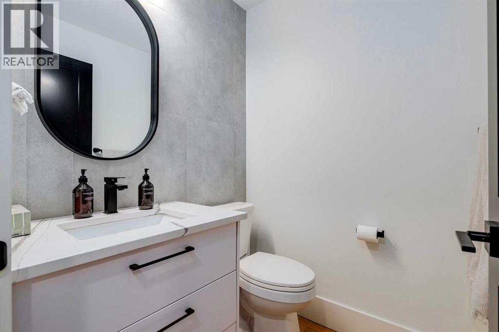 Single Family House Bi-level for Sale in  Varsity Estates Road NW Varsity Calgary 