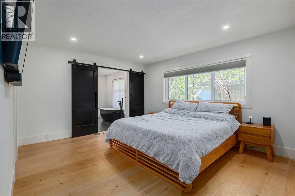 Single Family House Bi-level for Sale in  Varsity Estates Road NW Varsity Calgary 
