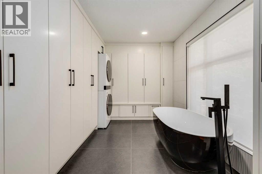 Single Family House Bi-level for Sale in  Varsity Estates Road NW Varsity Calgary 
