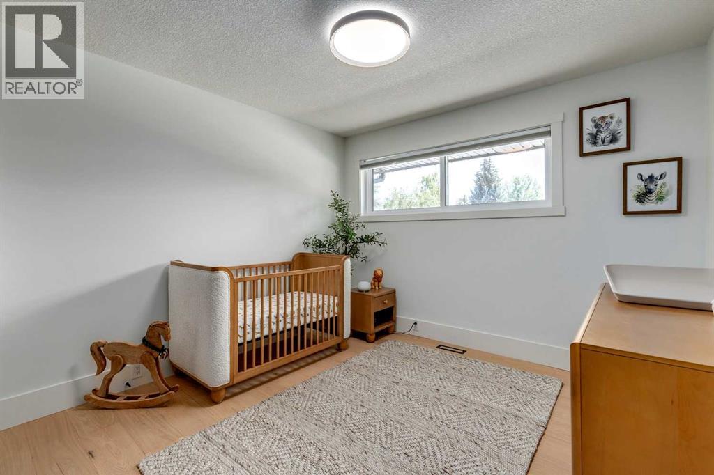 Single Family House Bi-level for Sale in  Varsity Estates Road NW Varsity Calgary 