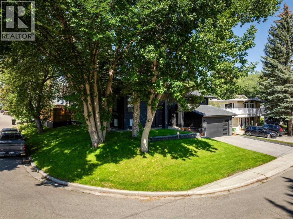 Single Family House Bi-level for Sale in  Varsity Estates Road NW Varsity Calgary 
