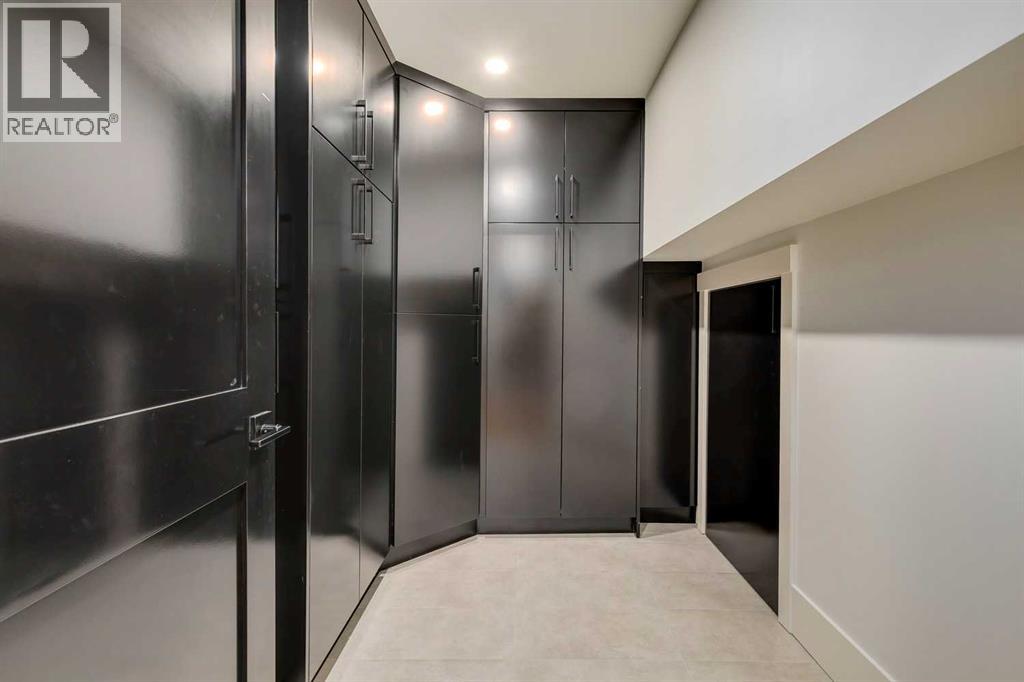 Single Family House Bi-level for Sale in  Varsity Estates Road NW Varsity Calgary 