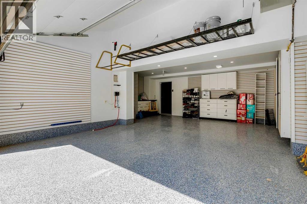 Single Family House Bi-level for Sale in  Varsity Estates Road NW Varsity Calgary 
