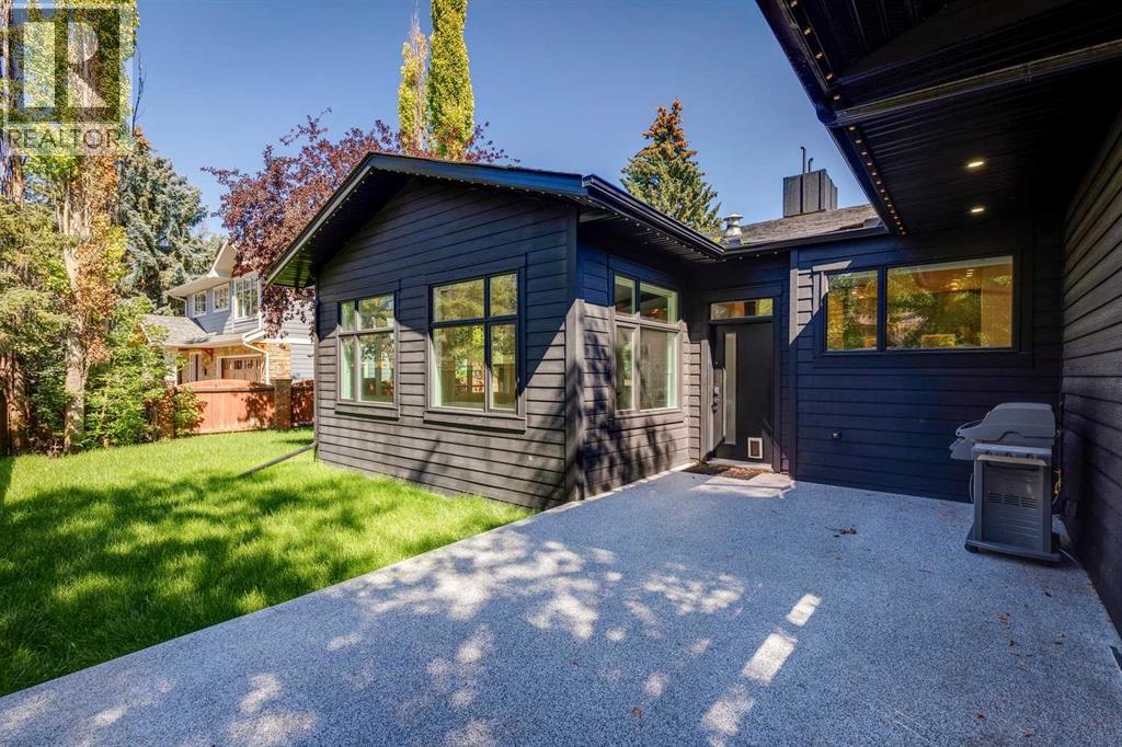 Single Family House Bi-level for Sale in  Varsity Estates Road NW Varsity Calgary 