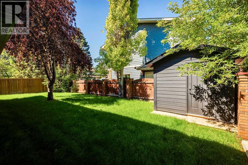 Single Family House Bi-level for Sale in  Varsity Estates Road NW Varsity Calgary 