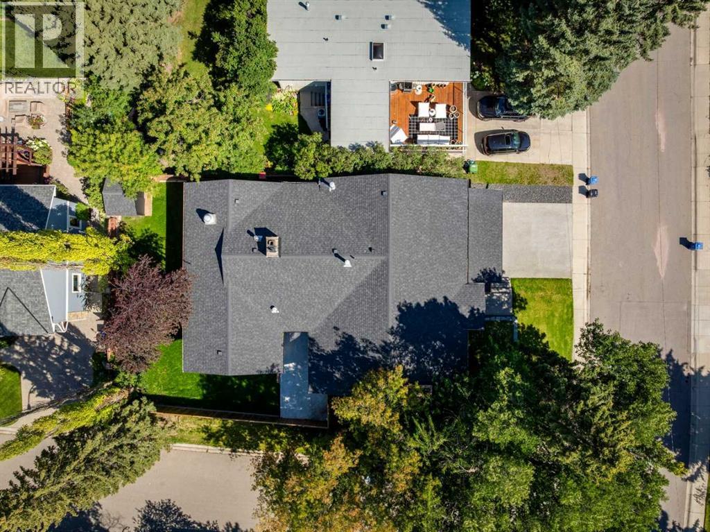 Single Family House Bi-level for Sale in  Varsity Estates Road NW Varsity Calgary 