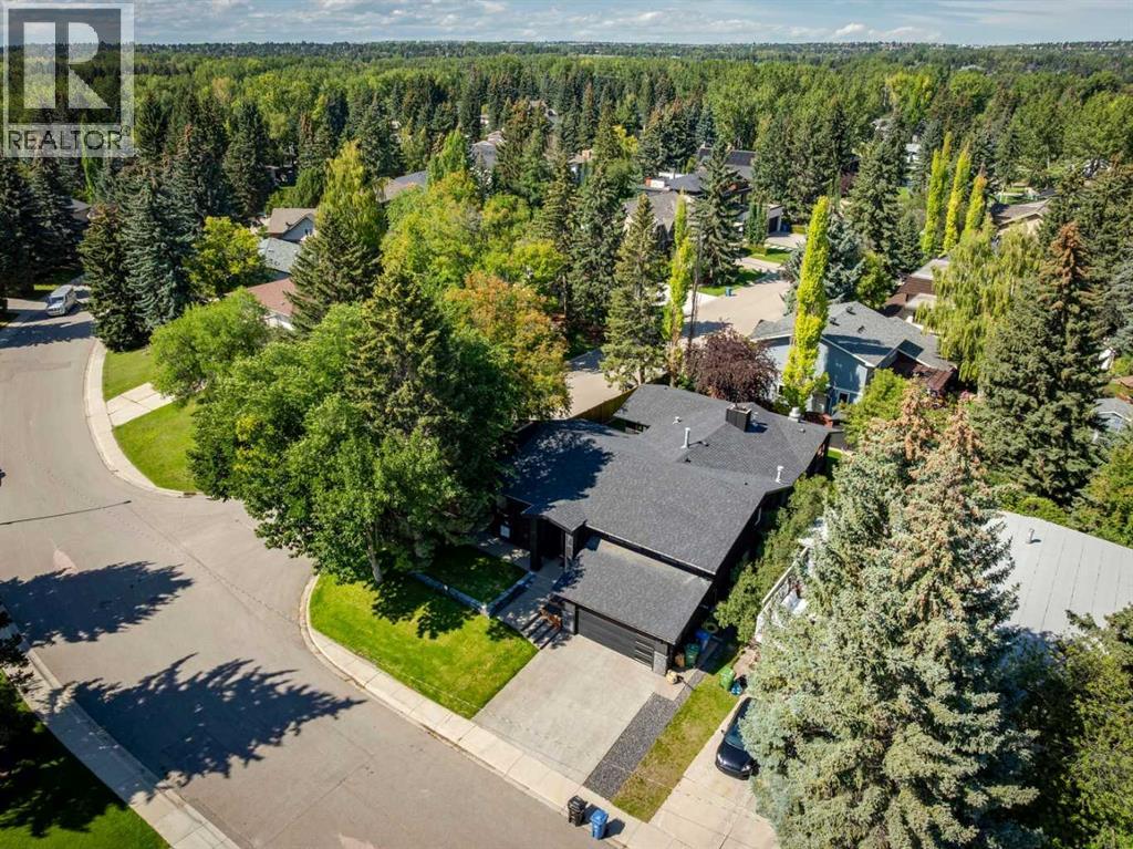 Single Family House Bi-level for Sale in  Varsity Estates Road NW Varsity Calgary 