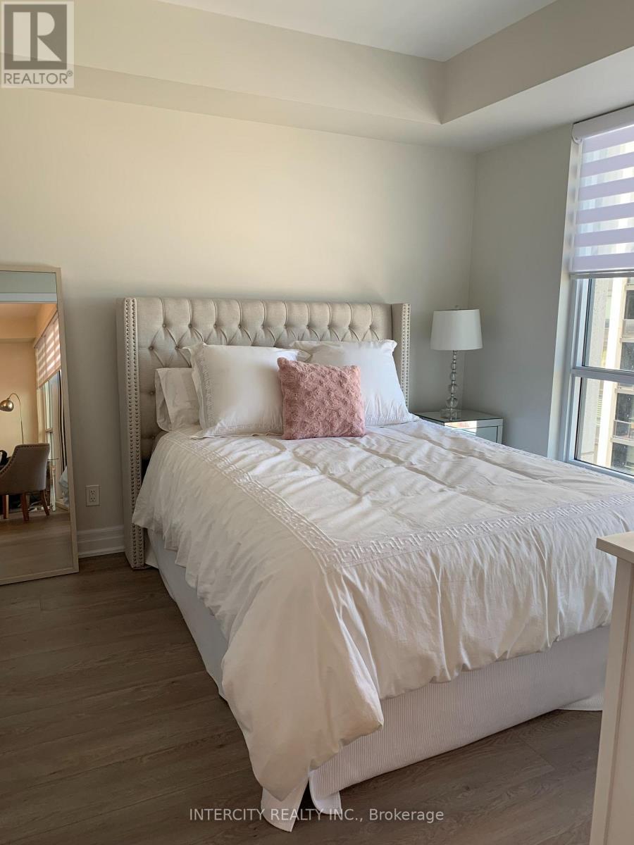 Photo 10 of 1601 9075 Jane Street, Vaughan ON