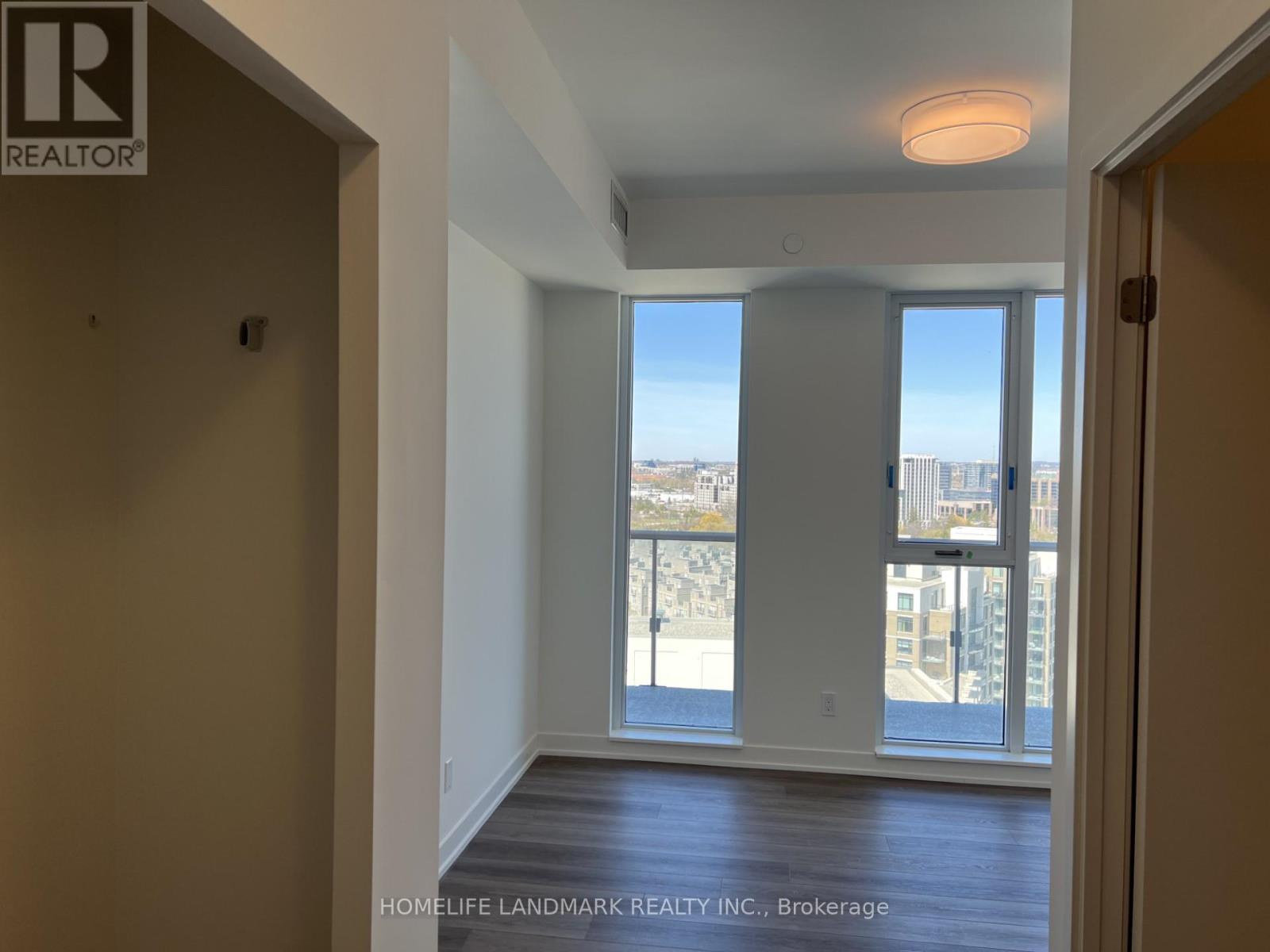 Photo 11 of 1703 292 Verdale Crossing, Markham ON