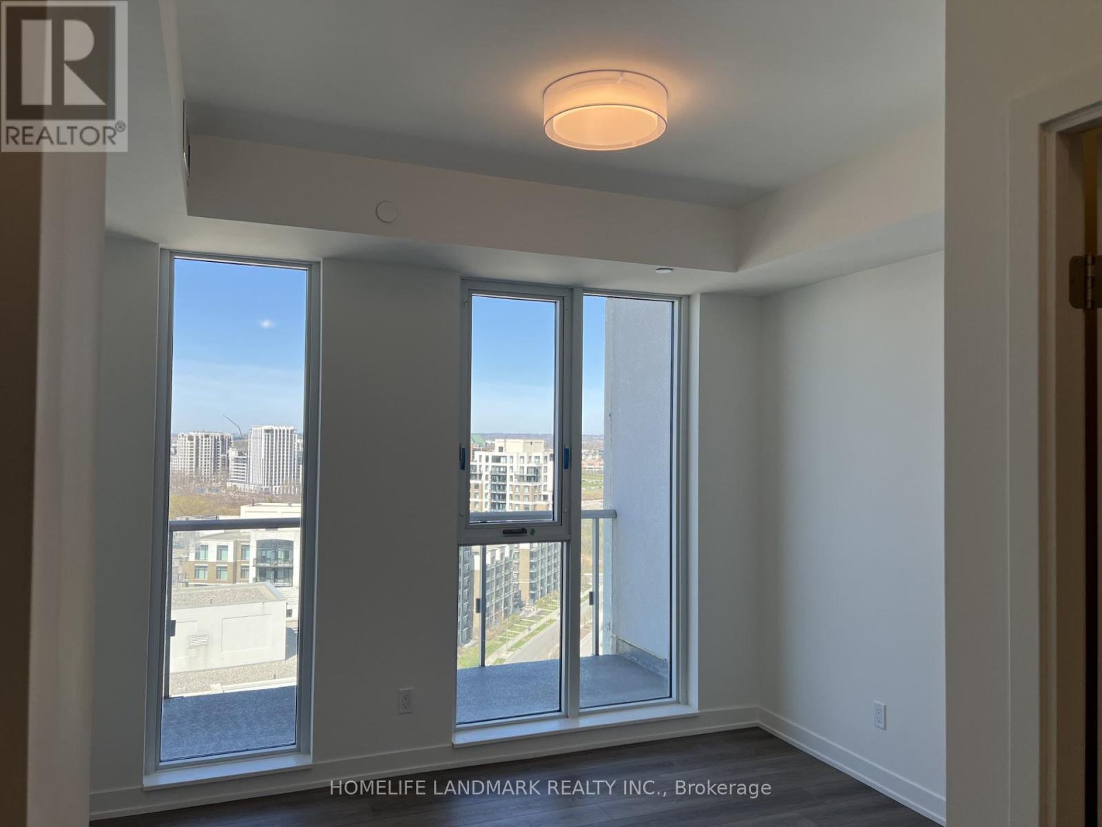Photo 8 of 1703 292 Verdale Crossing, Markham ON