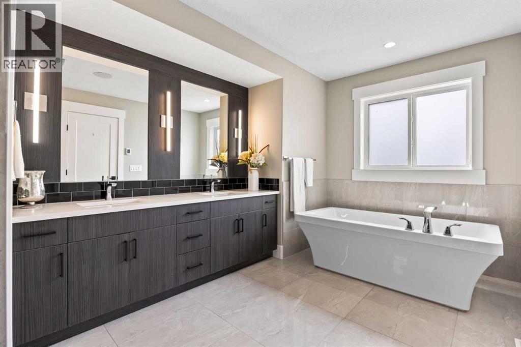 Single Family House for Sale in   Avenue NW Mount Pleasant Calgary 