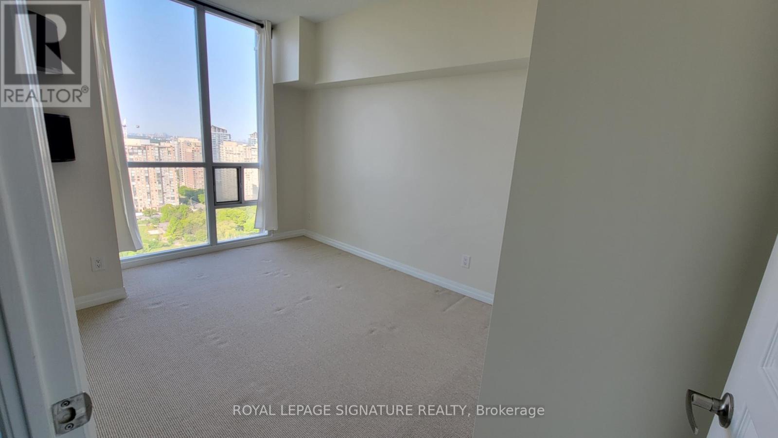 Photo 7 of 2305 223 Webb Drive, Mississauga ON