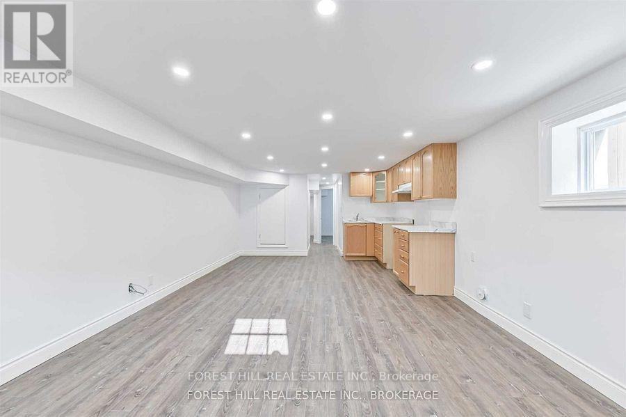 Photo 4 of Bsmt 518 Silverthorn Avenue, Toronto ON