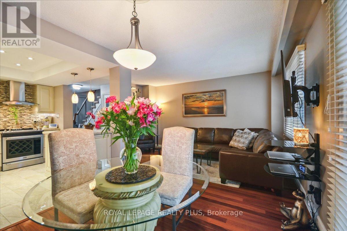 Photo 10 of 103 1951 Rathburn Road E, Mississauga ON
