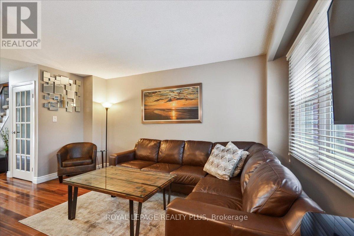 Photo 11 of 103 1951 Rathburn Road E, Mississauga ON
