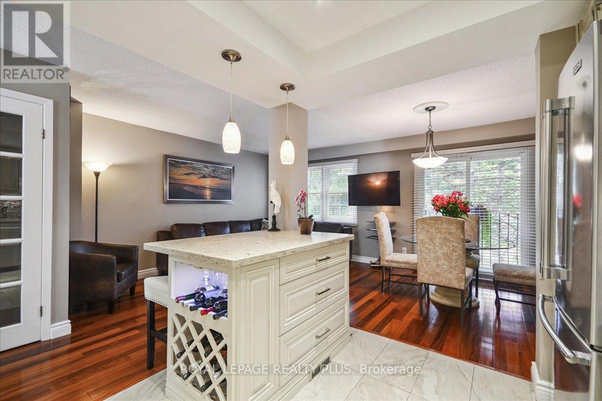 Photo 14 of 103 1951 Rathburn Road E, Mississauga ON