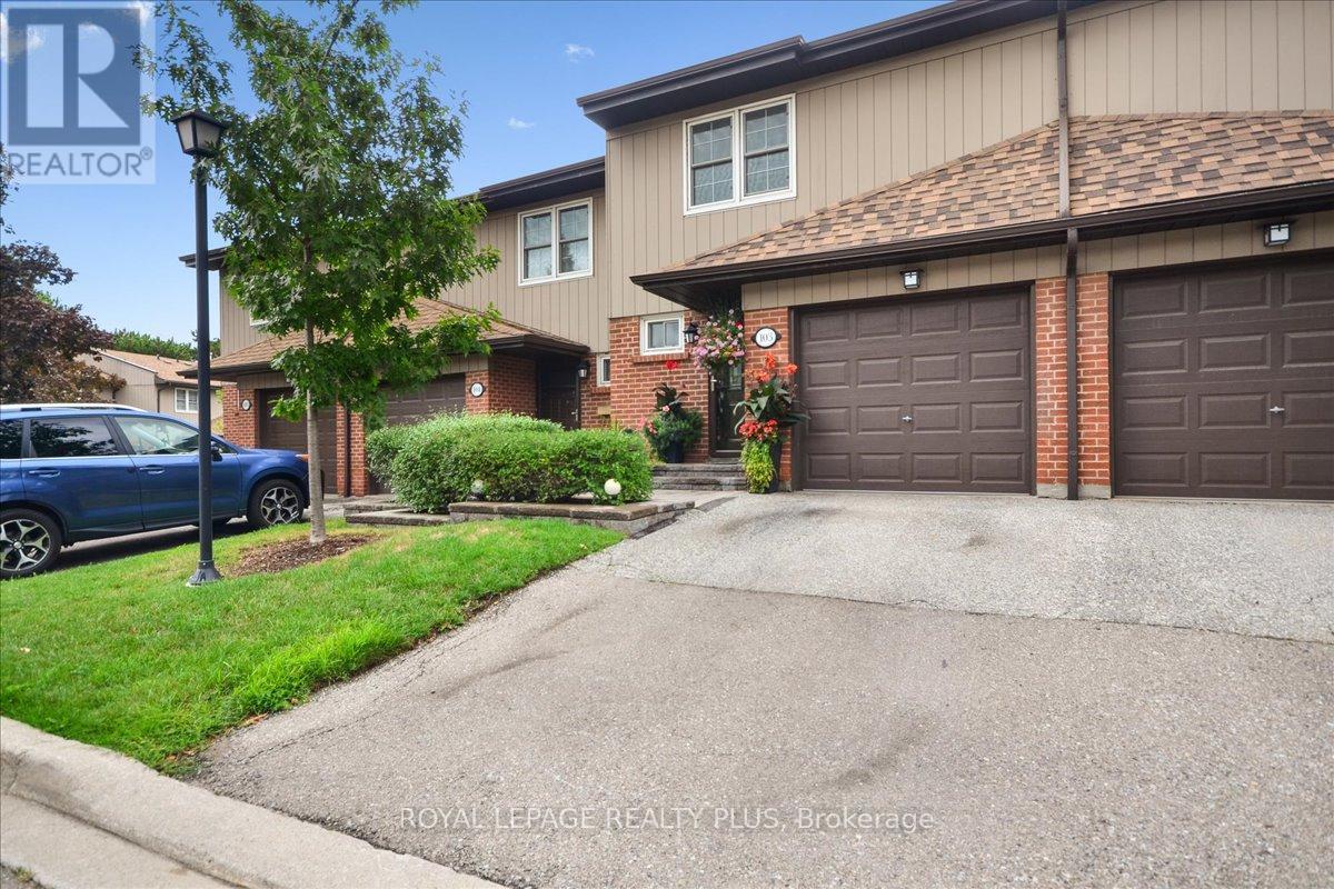 Photo 2 of 103 1951 Rathburn Road E, Mississauga ON