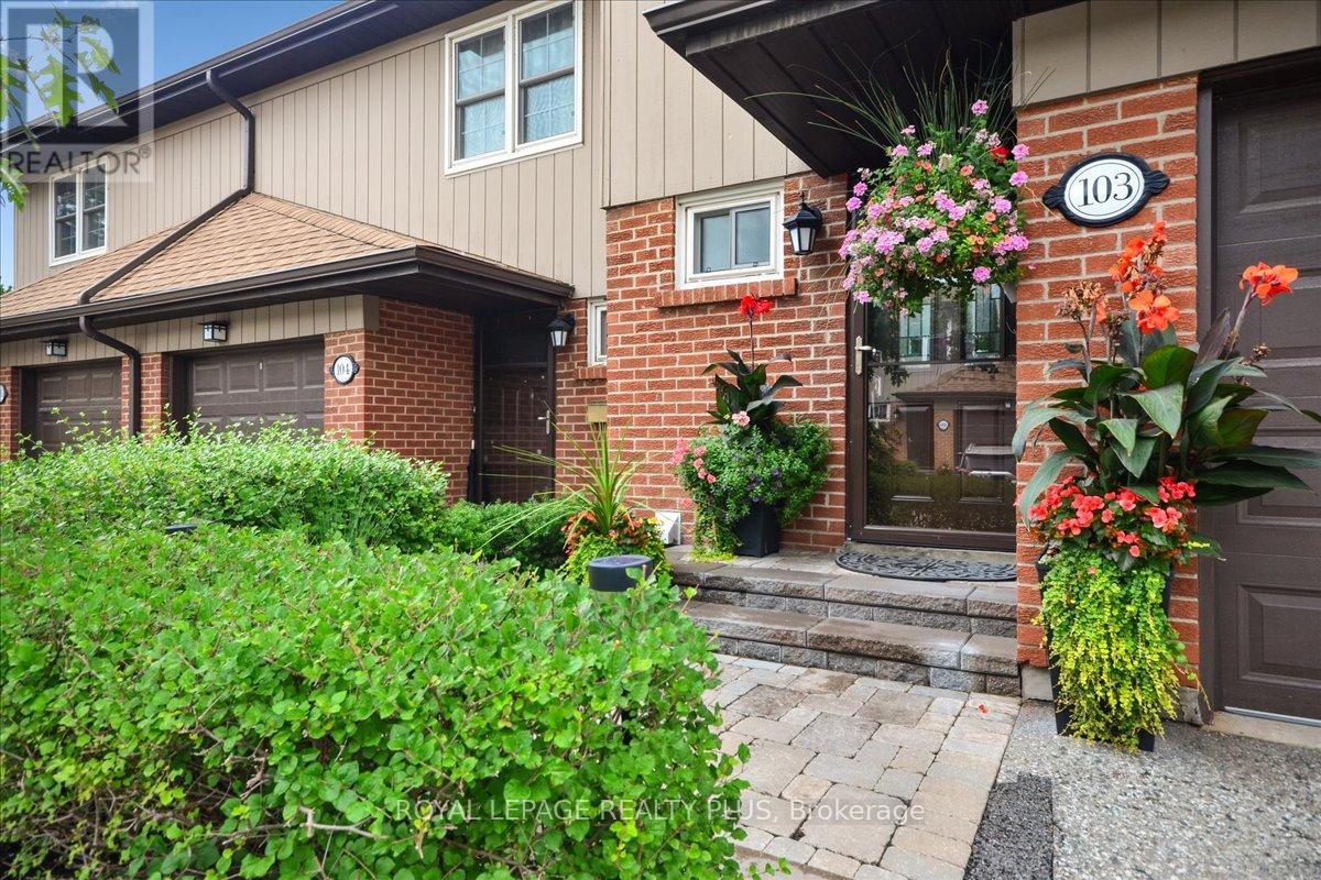 Photo 4 of 103 1951 Rathburn Road E, Mississauga ON