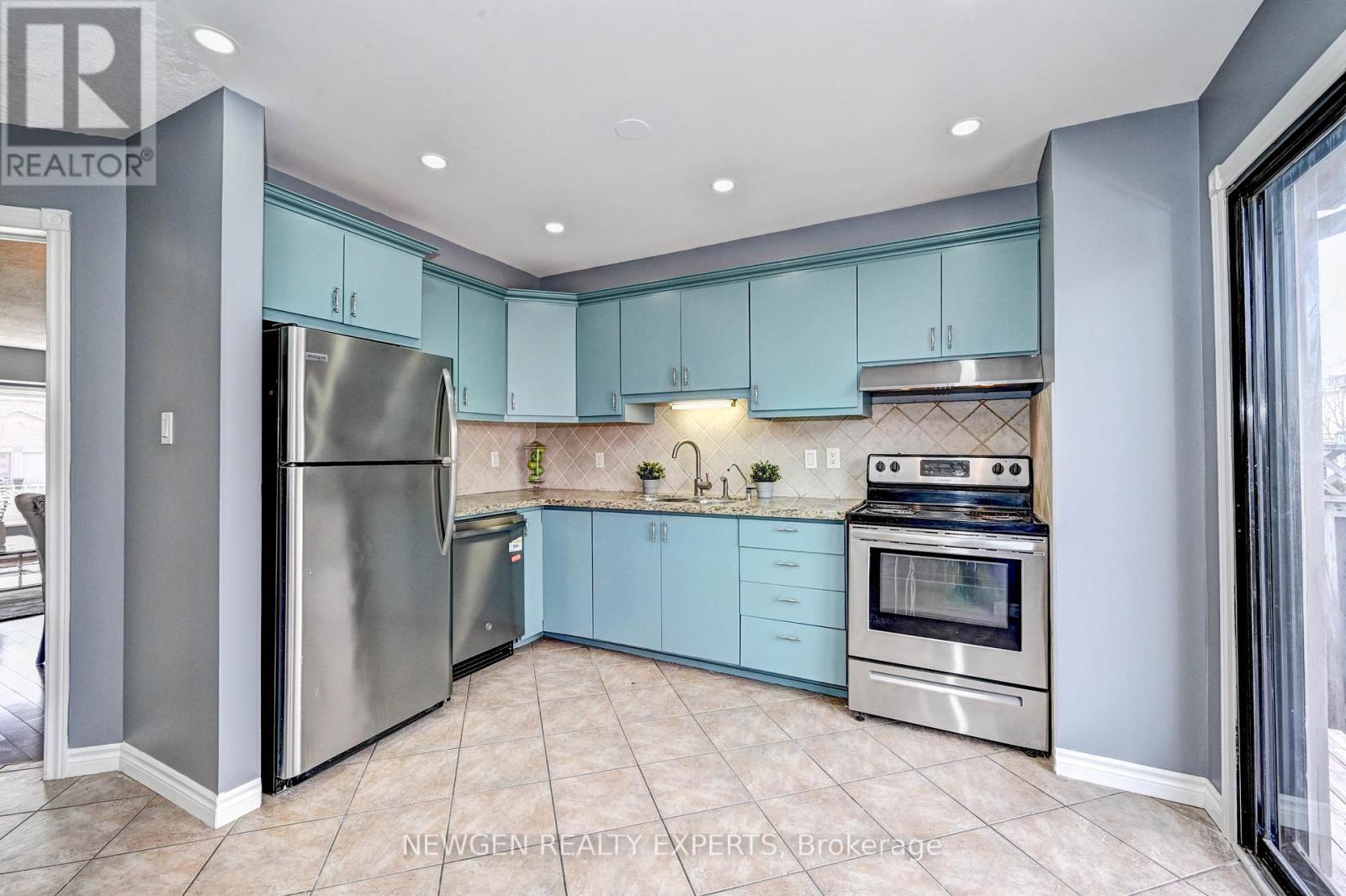Photo 24 of 573 Burnett Avenue, Cambridge ON