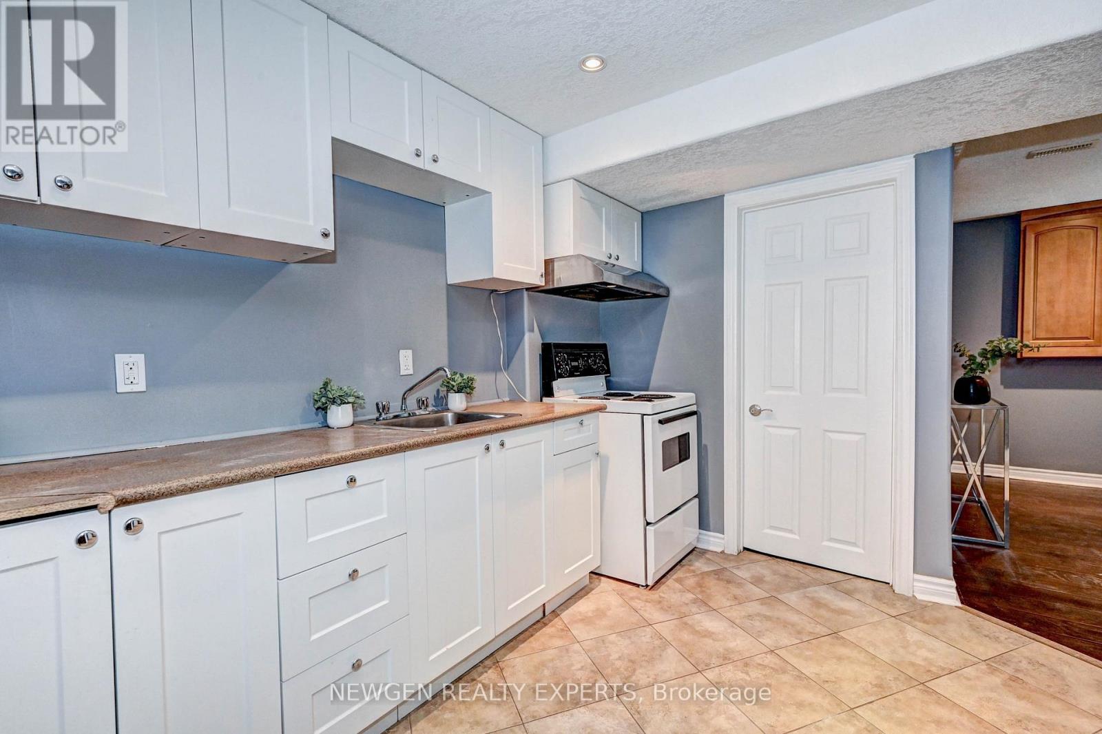 Photo 25 of 573 Burnett Avenue, Cambridge ON