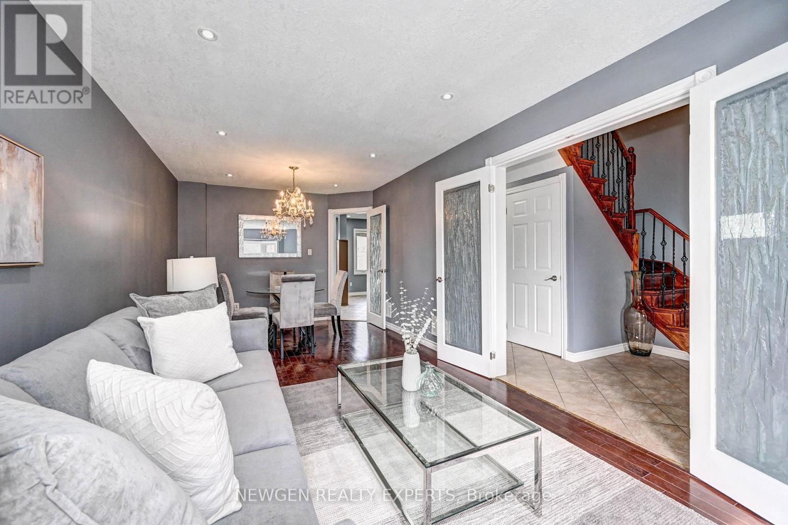 Photo 33 of 573 Burnett Avenue, Cambridge ON