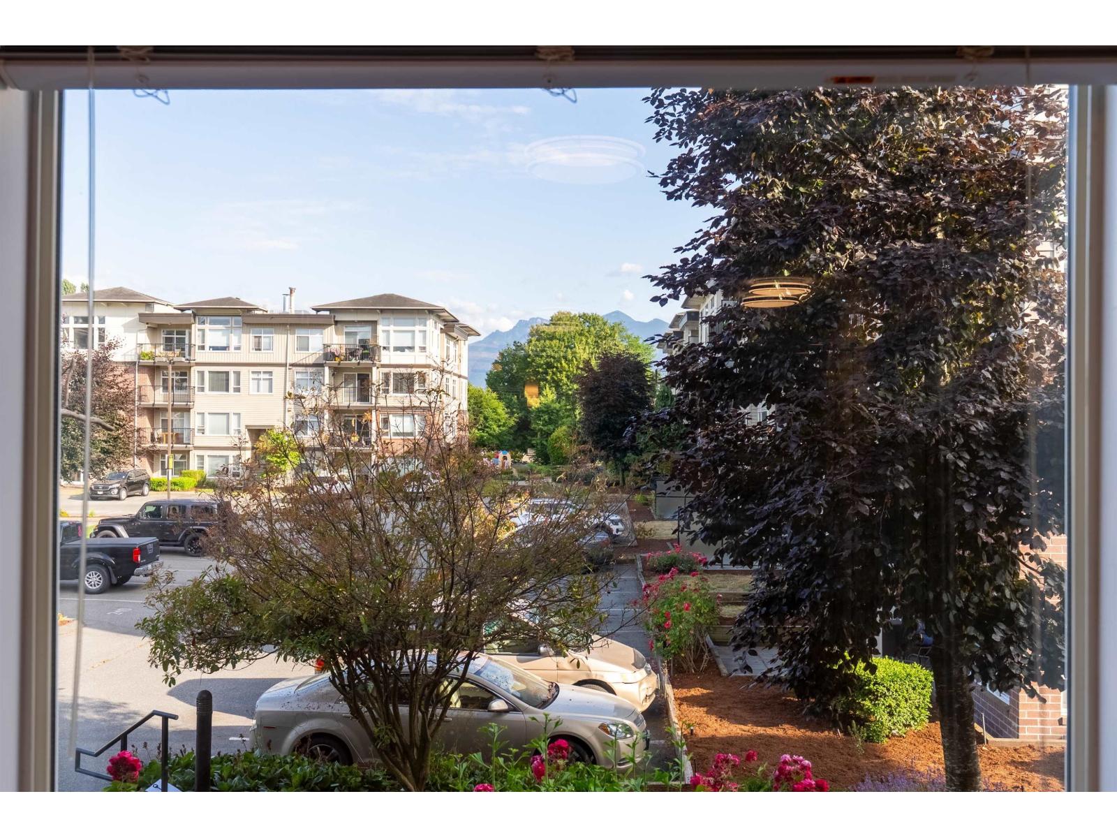 Photo 2 of 202 46150 Bole Avenue Chilliwack Proper East, Chilliwack BC