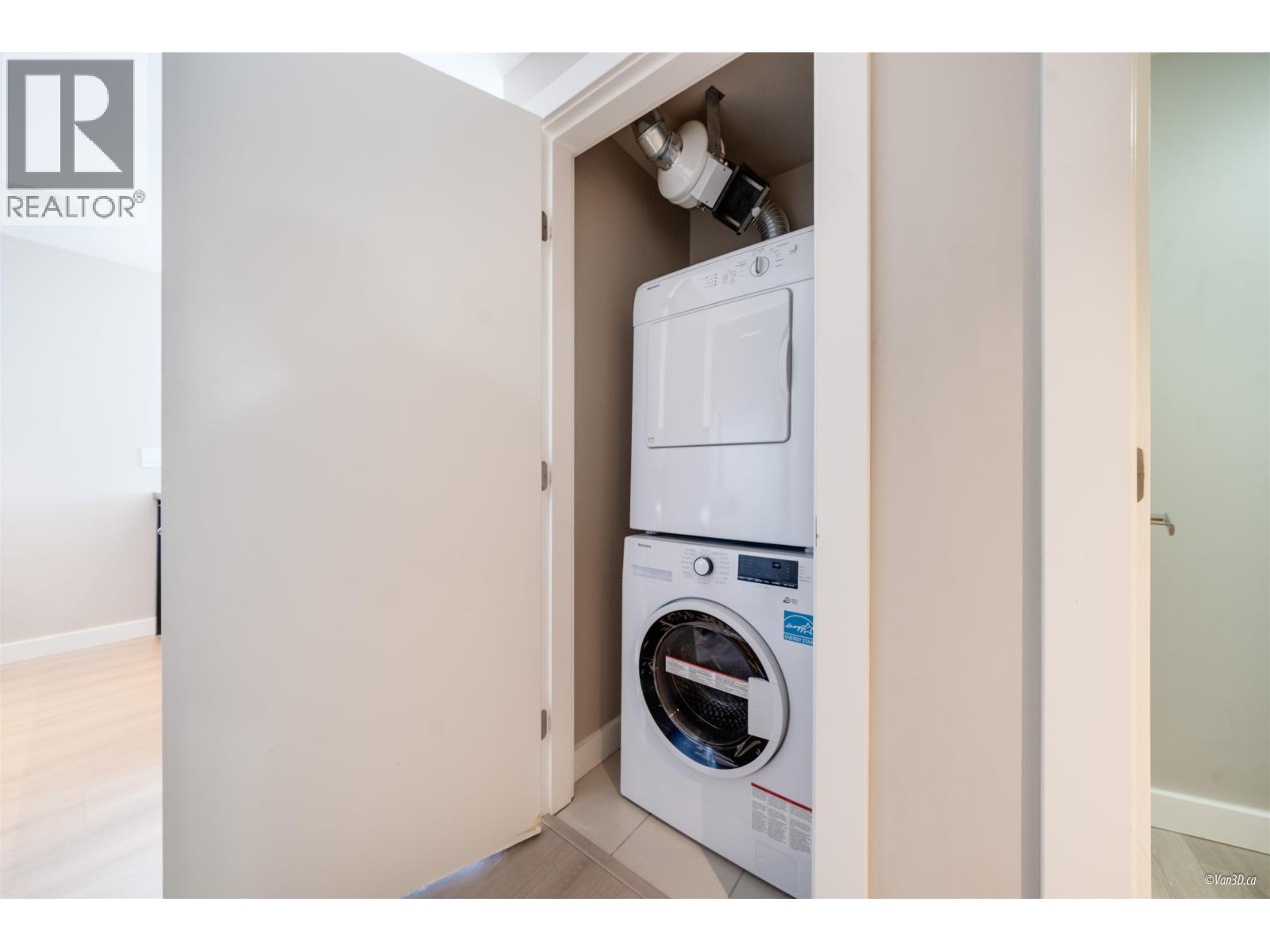 Photo 13 of 3603 1372 Seymour Street, Vancouver BC