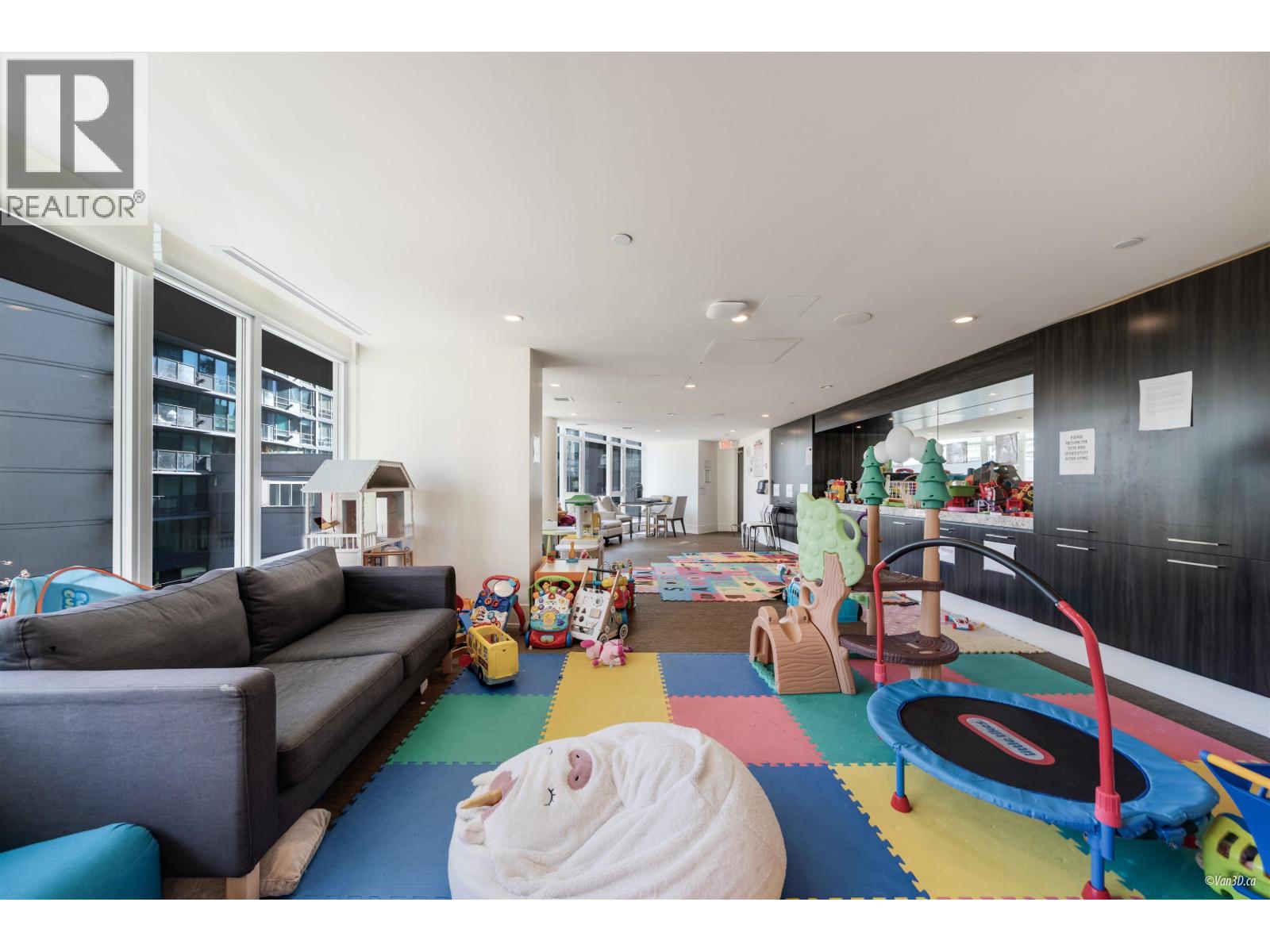 Photo 10 of 3603 1372 Seymour Street, Vancouver BC