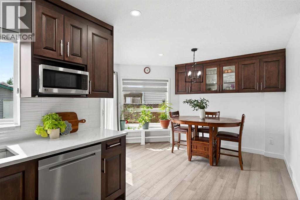 Photo 4 of 6 Martinvalley Court Ne, Calgary AB