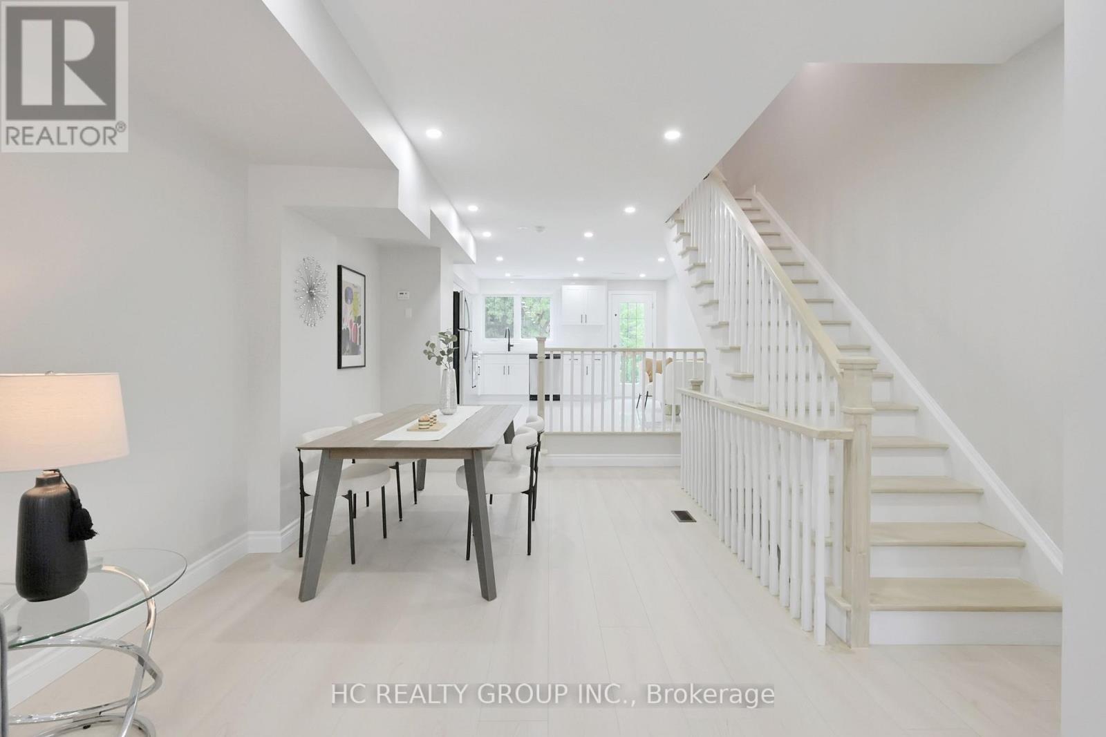 Photo 7 of 206 B Finch Avenue W, Toronto ON