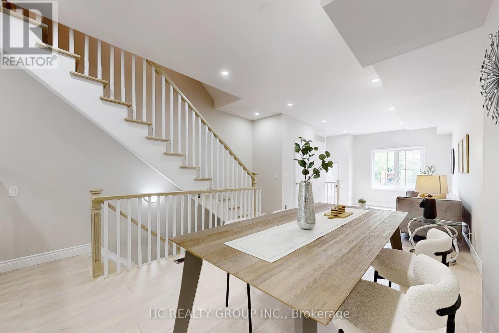 Photo 17 of 206 B Finch Avenue W, Toronto ON