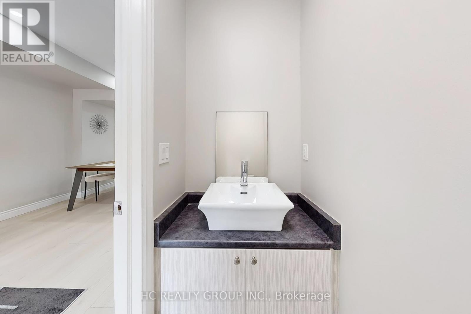 Photo 47 of 206 B Finch Avenue W, Toronto ON