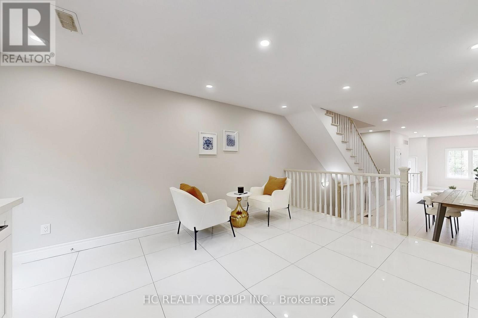 Photo 33 of 206 B Finch Avenue W, Toronto ON
