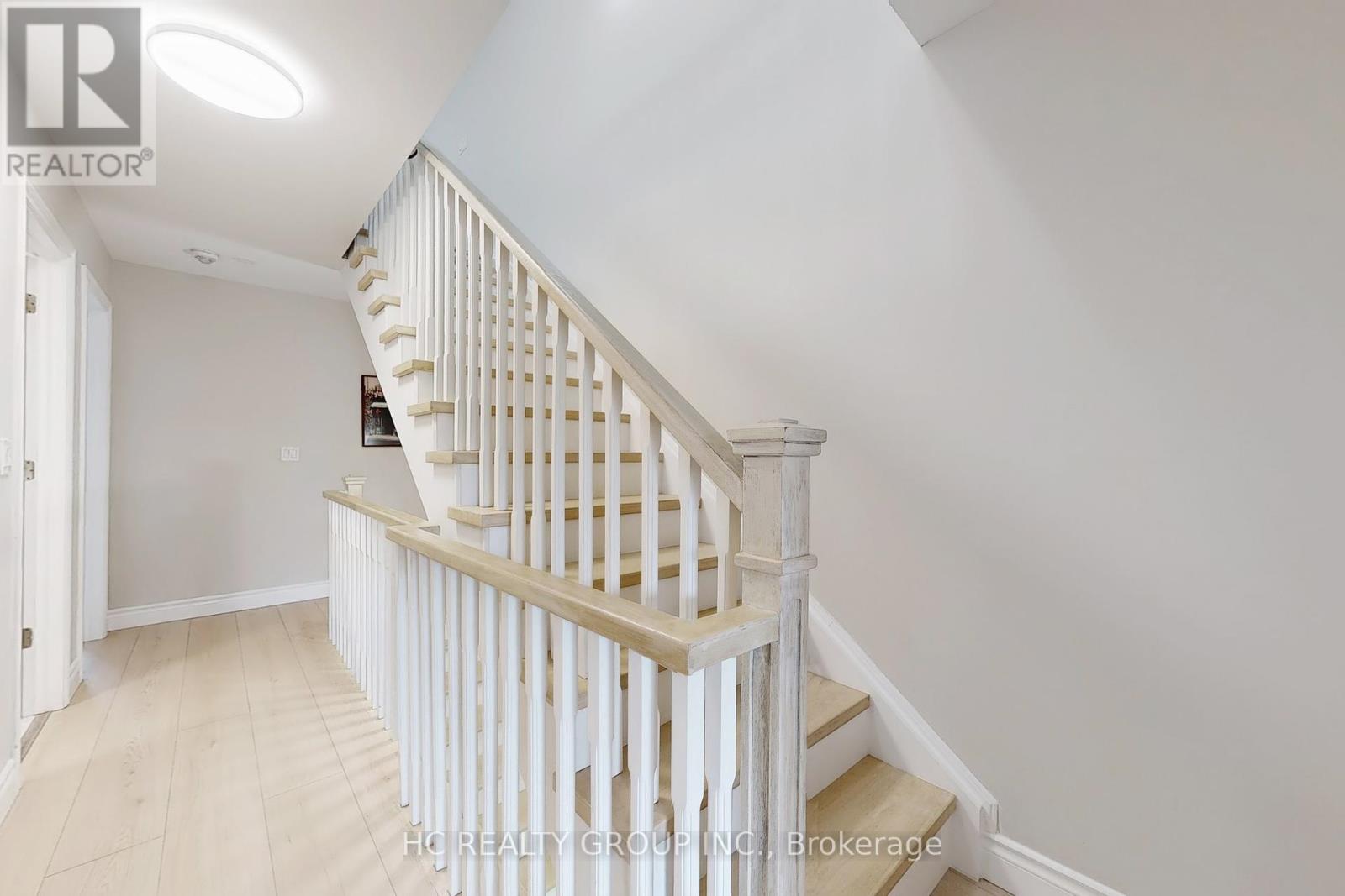 Photo 31 of 206 B Finch Avenue W, Toronto ON