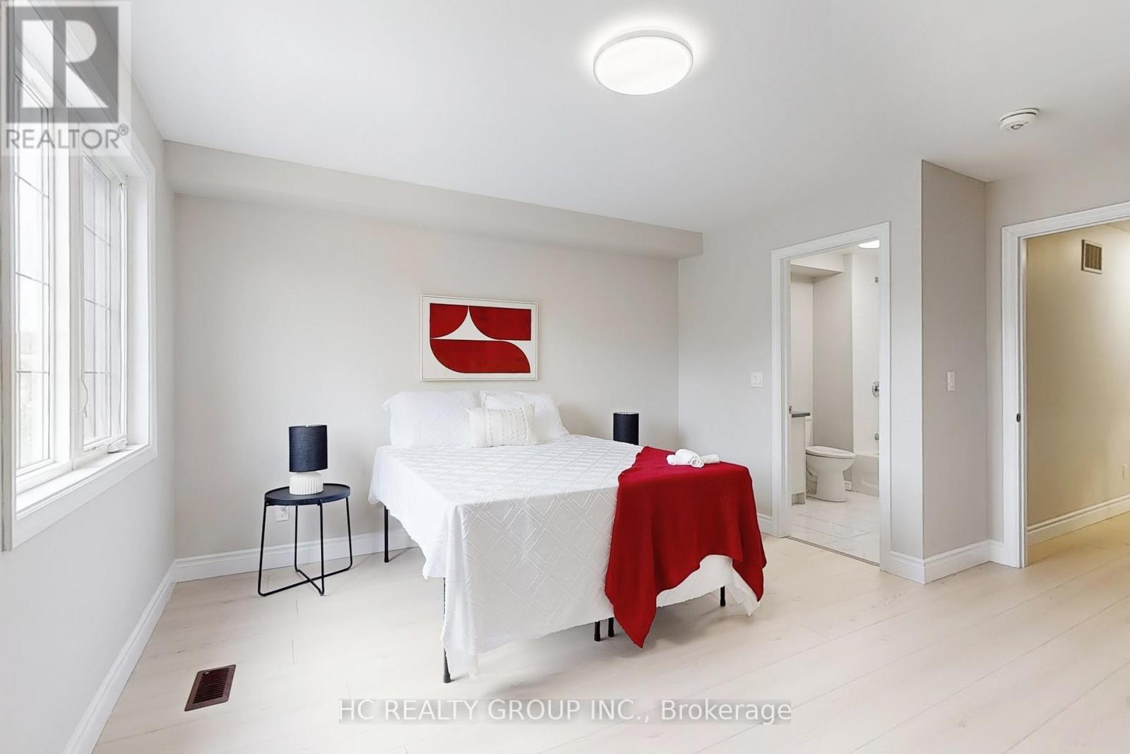 Photo 27 of 206 B Finch Avenue W, Toronto ON