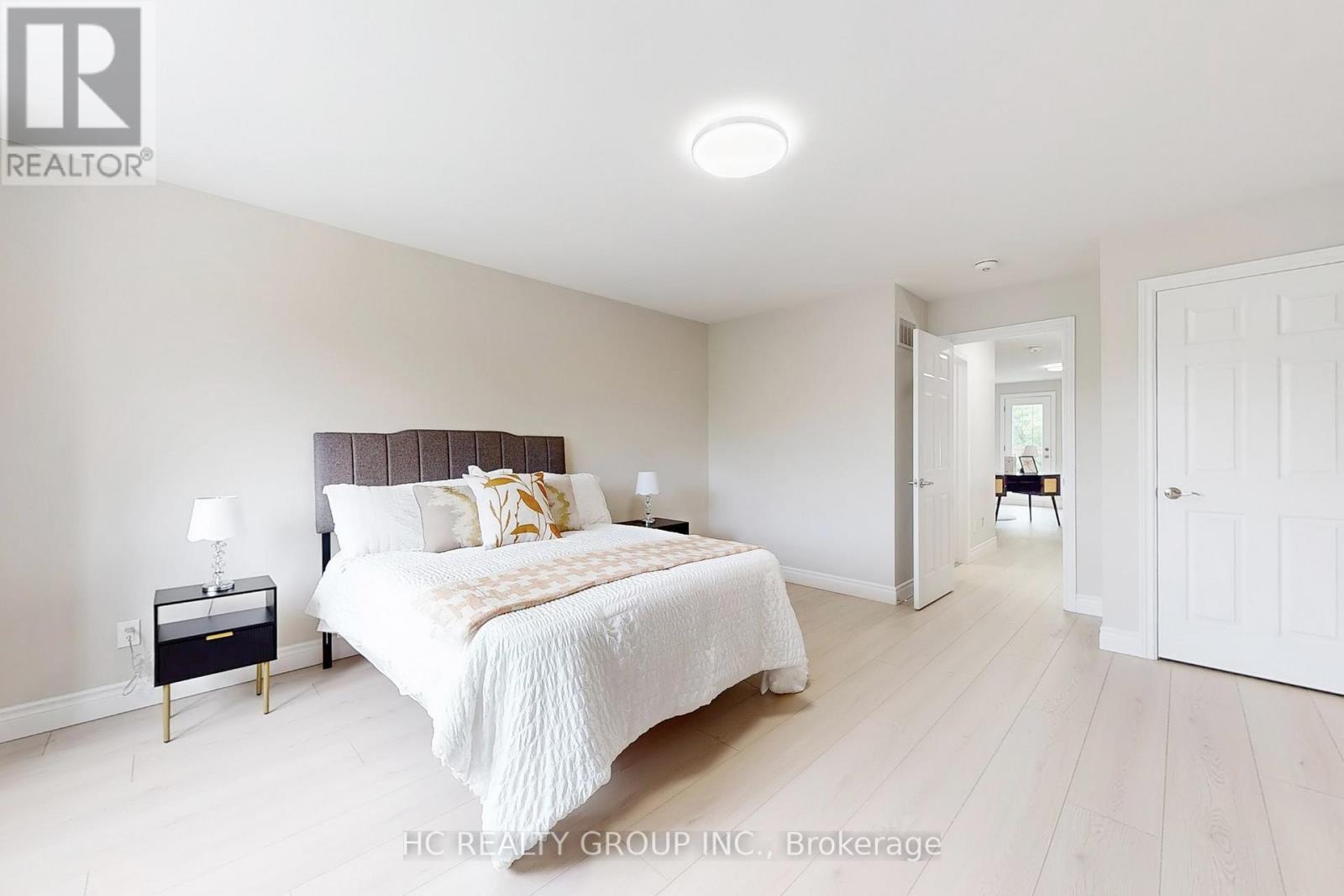 Photo 1 of 206 B Finch Avenue W, Toronto ON