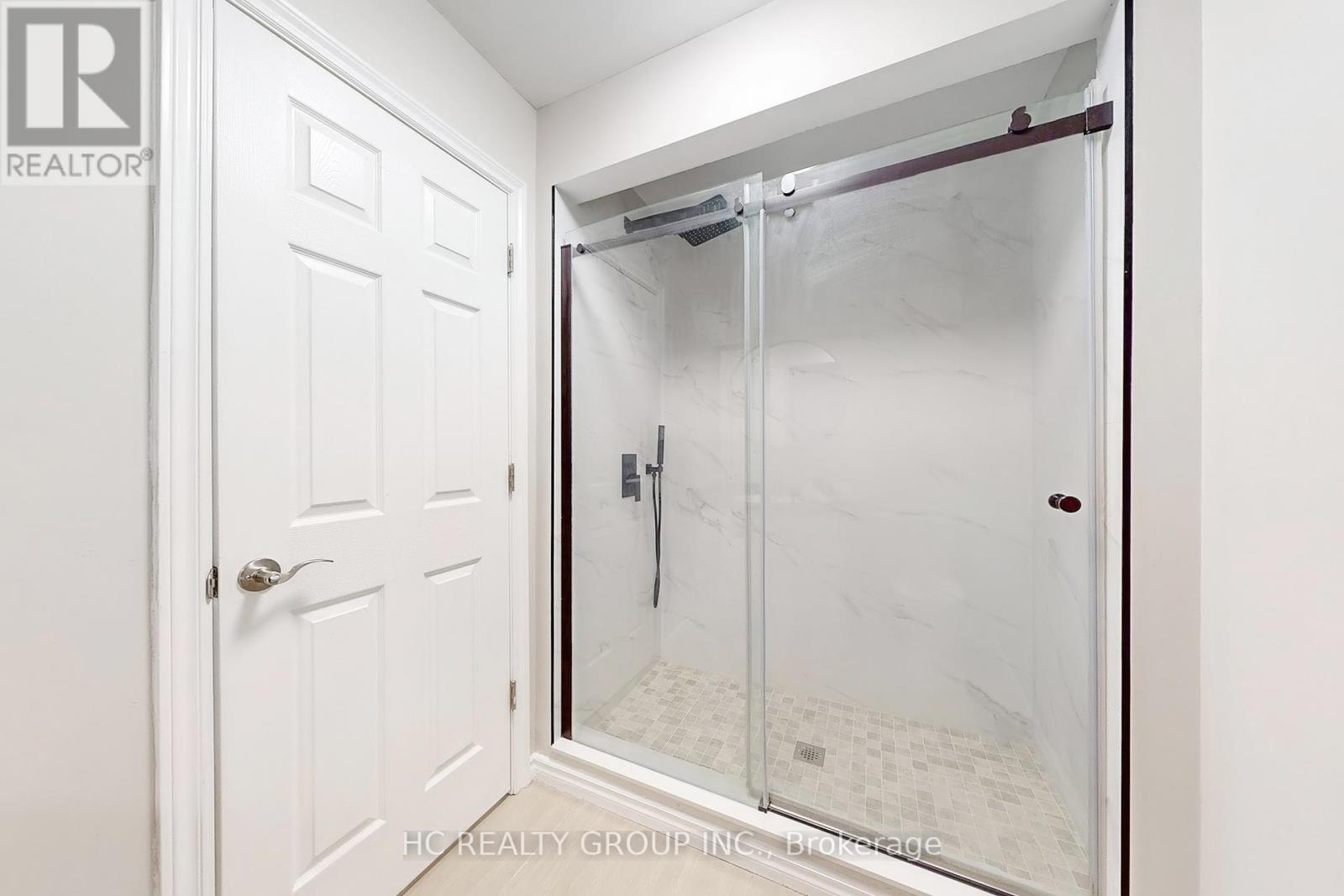 Photo 29 of 206 B Finch Avenue W, Toronto ON